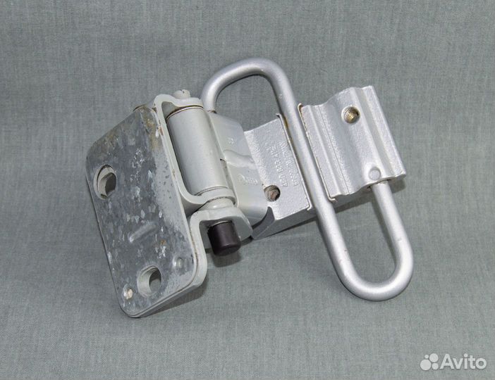 Петля двери audi a6 c5 4b0833411e