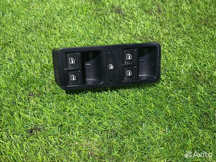 Блок управления стеклоподьемниками Volkswagen Polo