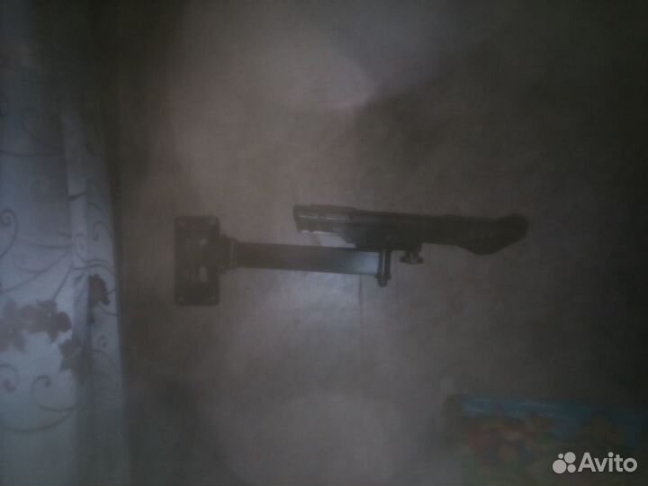 Крепеж-подставка под телевизор