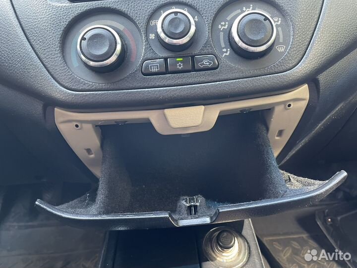 Центральный бардачок cedia