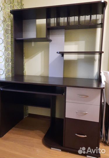 Стол компьютерный письменный