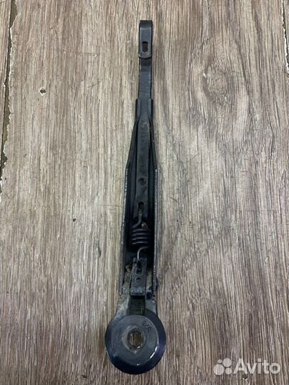 Поводок дворника задний Jeep Patriot внедорожник