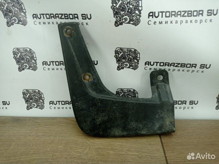 Брызговик передний правый Kia Cerato 1 седан G4FC