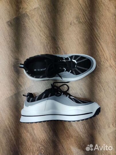 Кроссовки женские 40 размер новые