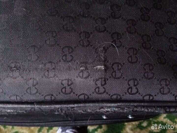 Чемодан на колёсах с ручкой, сумки