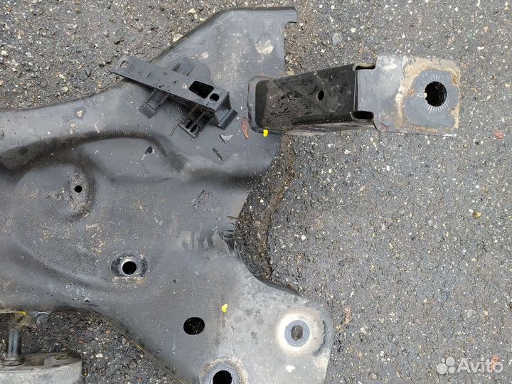 Передний подрамник skoda rapid