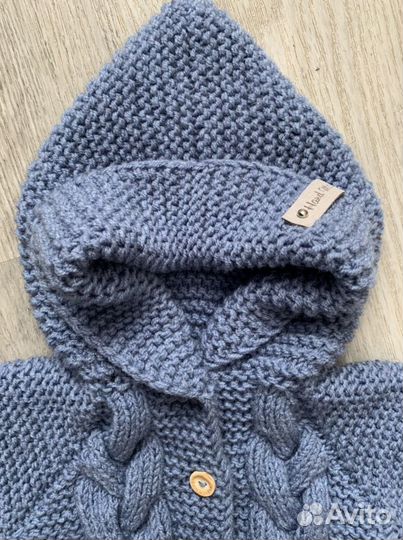 Вязаный детский комбинезон ручной работы