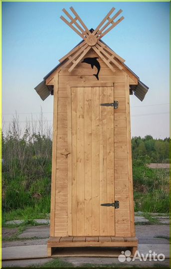 Уличный туалет деревянный