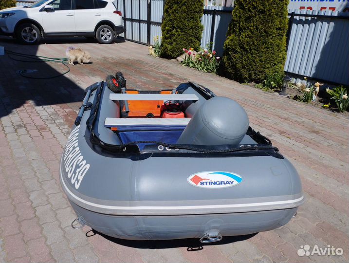Лодка Stingray 360,мотор Honda