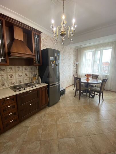 2-к. квартира, 86 м², 11/12 эт.