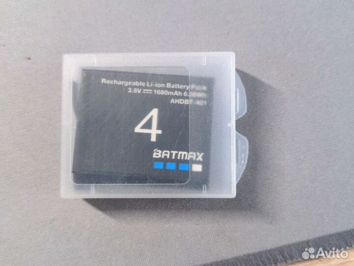 Комплект зарядник и аккумулятор Batmax ahdbt-401