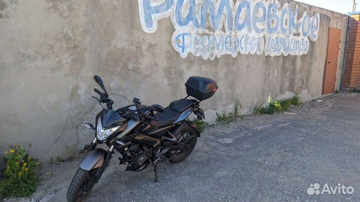 Мотоцикл Bajaj NS 200