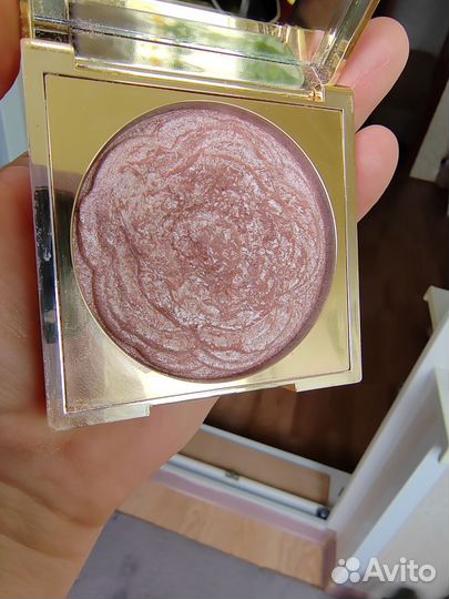 Revolution Pro Lustre Highlighter wihte rose