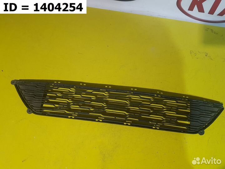 Решетка переднего бампера Kia Ceed