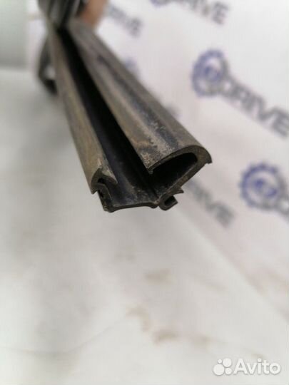 Уплотнитель стекла двери задний левый Hyundai