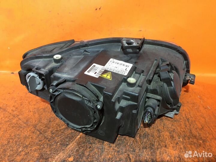 Фара левая Audi A4 8E B7 ксенон