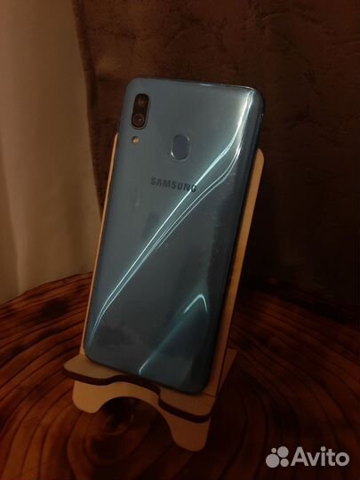 Samsung Galaxy A30, 3/32 ГБ