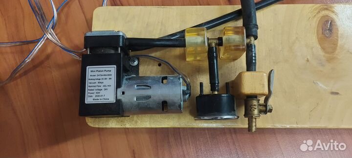 Вакуумный носос для эпоксидной смолы