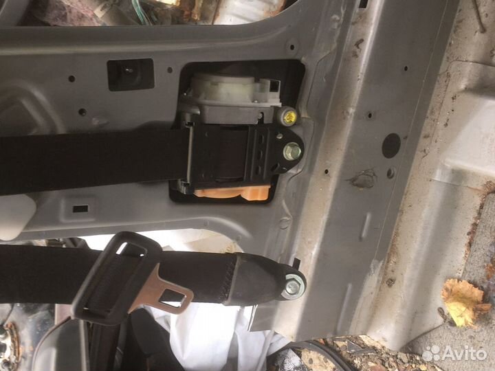 Ремни безапасностм (комплект) Nissan teana j31