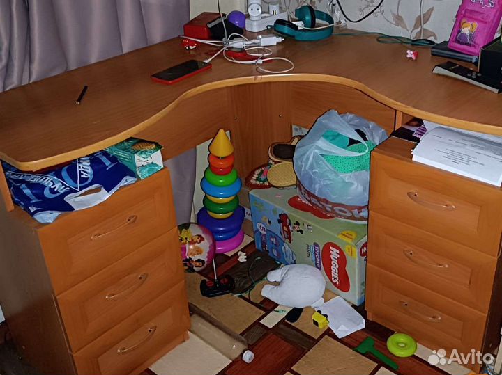 Стол угловой