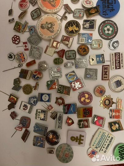 Значки лотом