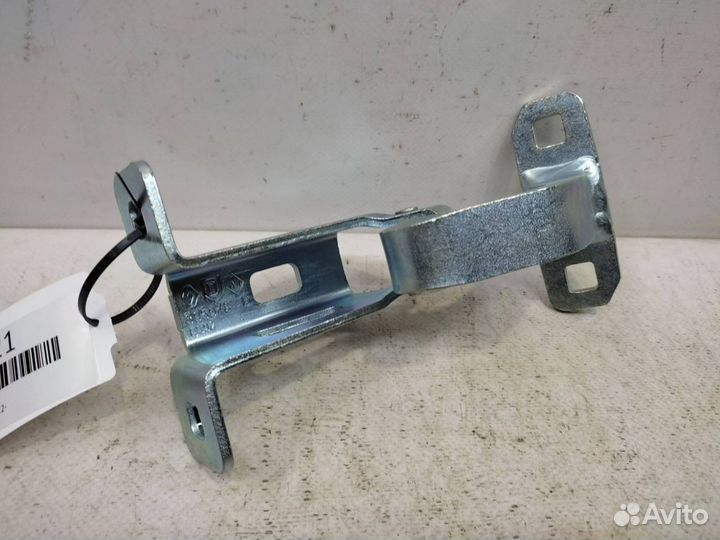 Петля двери Лада Ларгус 2012