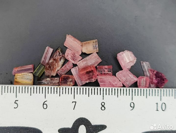 Турмалины. Природные кристаллы. Малхан