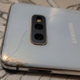 Samsung Galaxy S10e, 6/128 ГБ