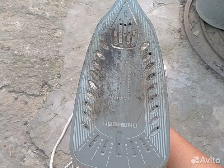 Утюг redmont