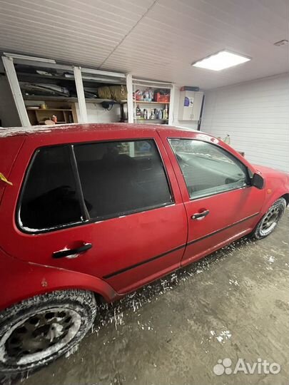 Volkswagen Golf 1.6 МТ, 1998, 200 000 км