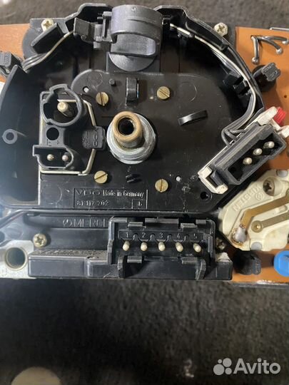 Приборная панель Mercedes w124