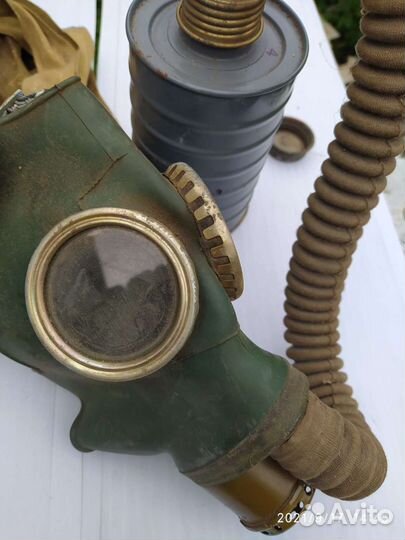 Противогазы