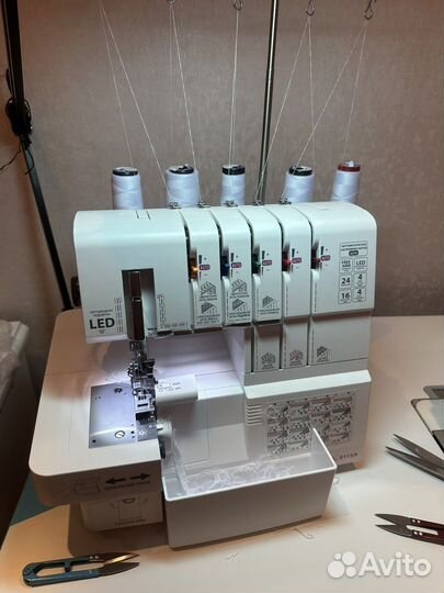 Коверлок merrylock 0115A