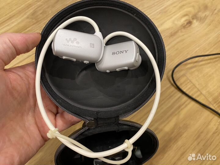 Наушники для плавания Sony Walkman