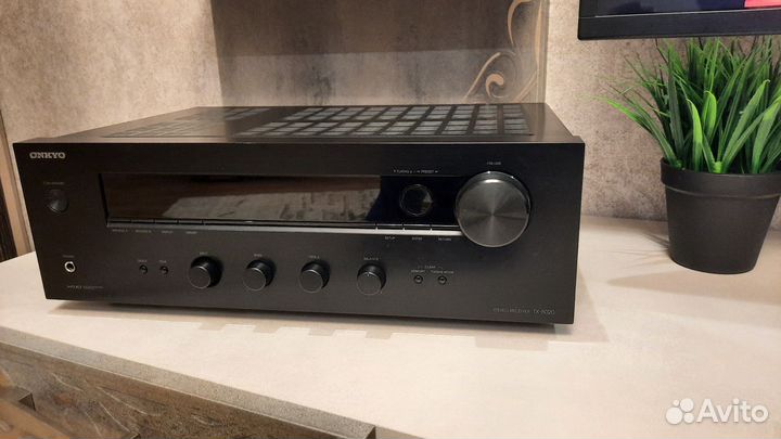 Стерео ресивер усилитель Onkyo TX-8020