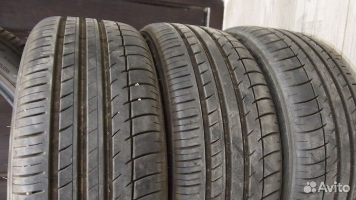 Triangle TH201 215/50 R17 95Y