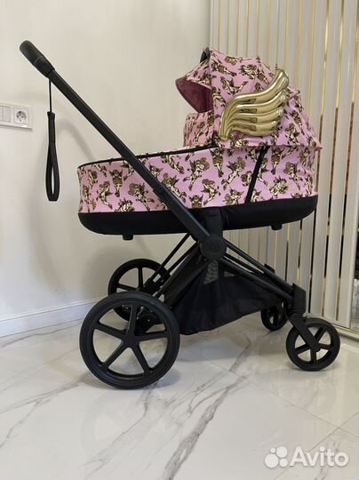 Cybex Priam III by Jeremy Scott Pink Cherubs