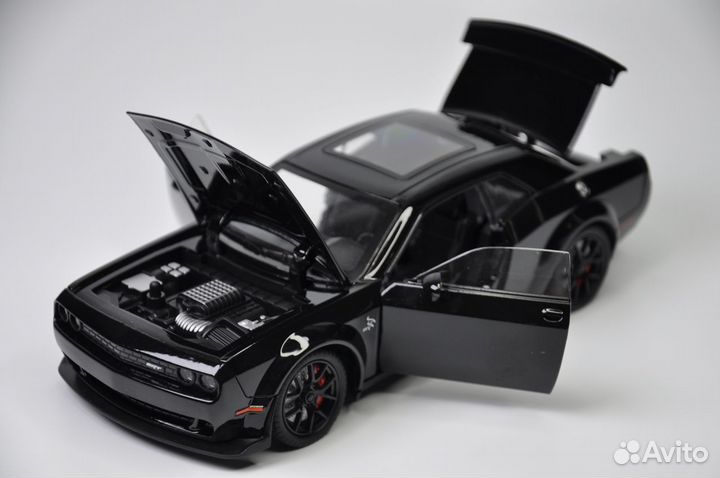 Модель авто Dodge Challenger SRT 1:24 металл