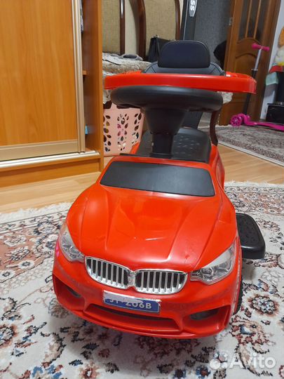 Детская машинка каталка с ручкой