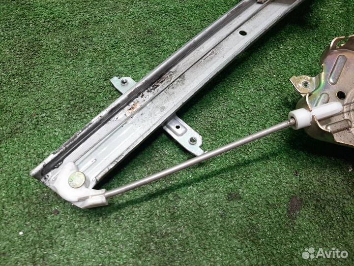 Стеклоподъемник задний левый Honda Jazz 2004