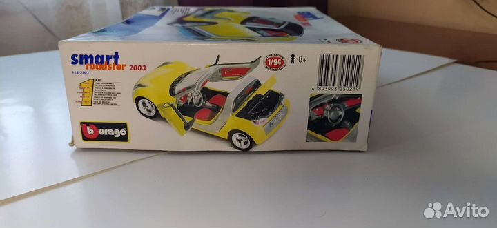 Масштабная модель Smart Roadster 2003 Bburago 1:24