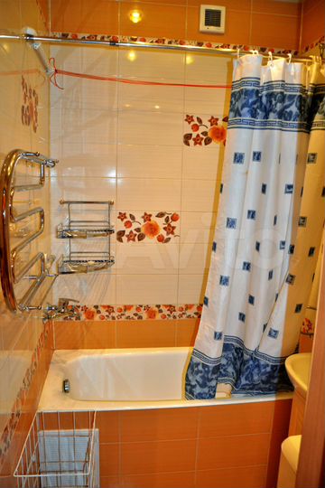 2-к. квартира, 54 м², 4/10 эт.