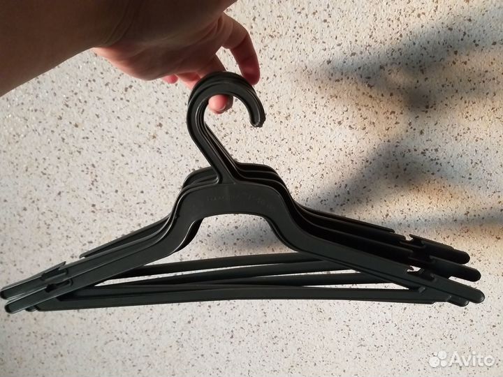 Вешалки плечики