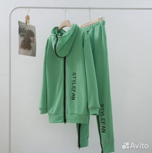 Спортивный костюм новый