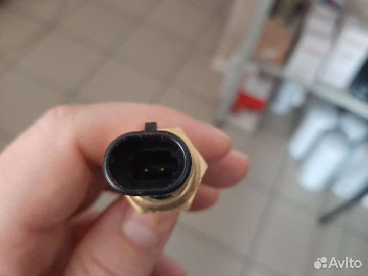 Датчик температуры Cummins ISX 4088832 / 4076841