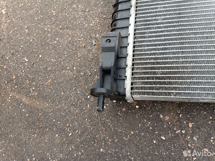 Радиатор охлаждения Citroen c4 Пикассо 2