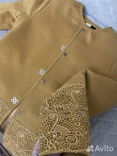 Короткое пальто