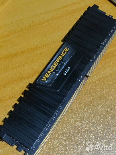 Corsair vengeance LPX DDR4 8GB 2400MHz (1x8 гб)