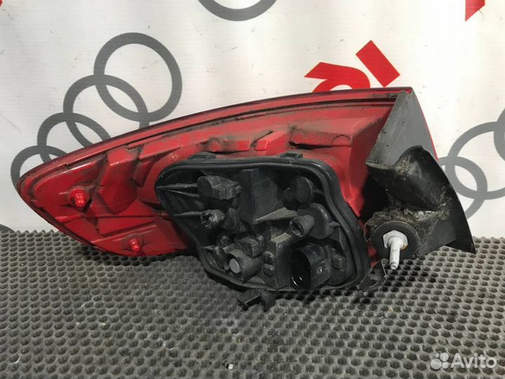 Audi a3 8p фонарь правый в крыло