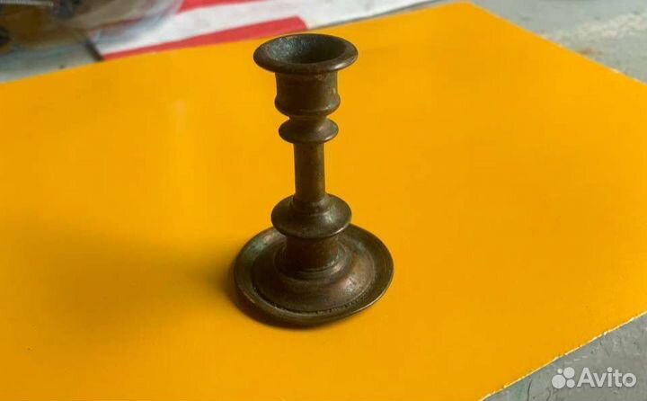Старинный подсвечник (бронзовый)